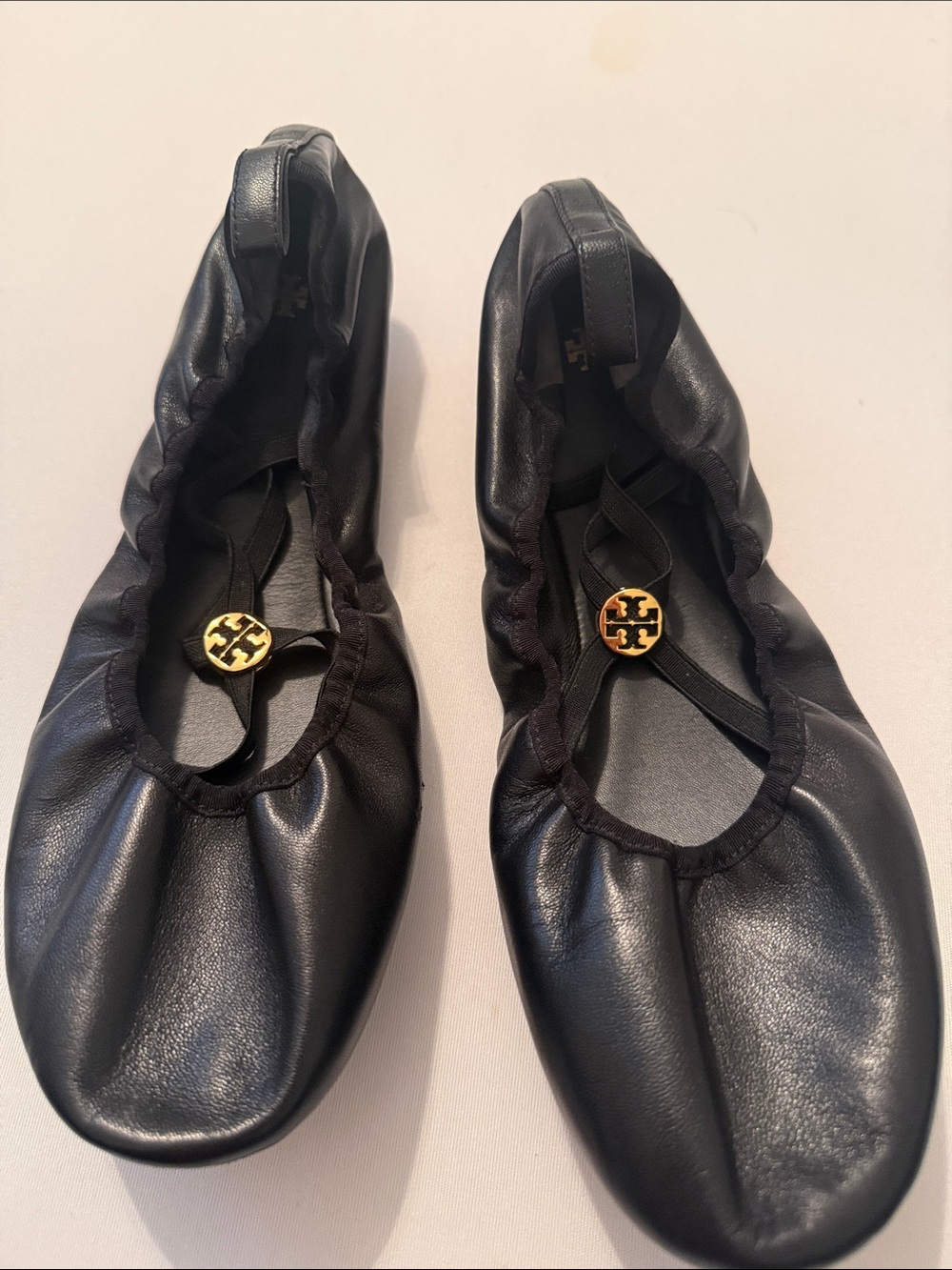 GUC - Tory Burch Black Leather Ballet Flats with Gold Logo Accent